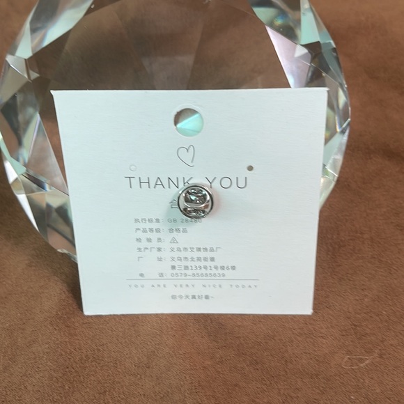 Rainbow enamel pin - Picture 4 of 4